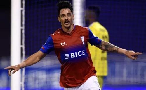 La UC quedó con la primera ventaja en la llave de cuartos de final ante Vélez.