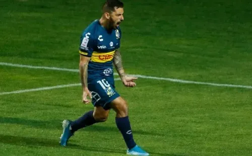 Juan Cuevas fue la figura del partido anotando un doblete letal. Foto: Agencia Uno