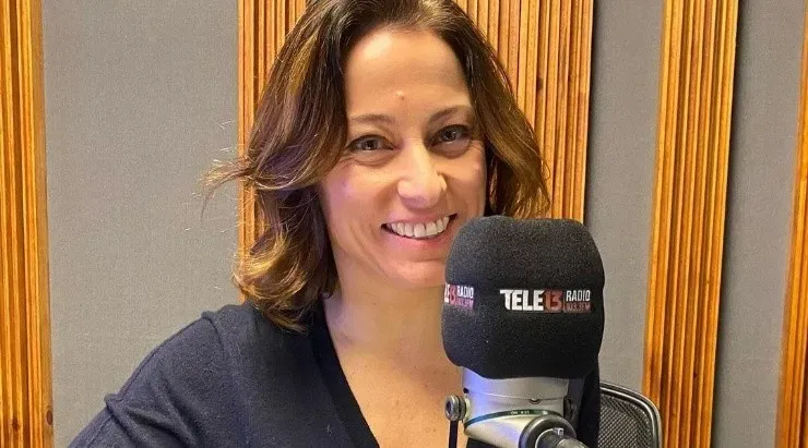 Constanza Santa María también trabaja para Tele13 Radio.