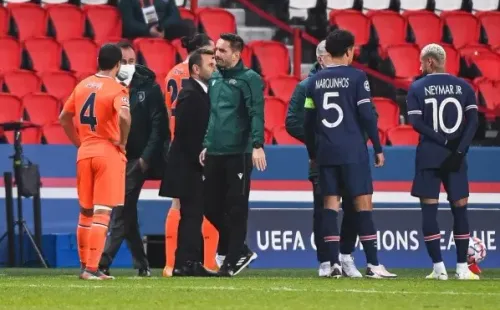 PSG abandonó la cancha en solidaridad con sus colegas turcos.