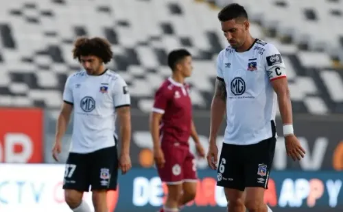 Maximiliano Falcón tuvo una fuerte discusión con Juan Manuel Insaurralde tras el segundo gol de Deportes La Serena. Ahora el Chaco es cuestionado como capitán. Foto: Agencia Uno