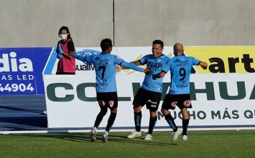 Deportes Iquique consiguió un importante triunfo por 4-0 ante la U de Conce. El resultado les da un respiro en la tabla del torneo y la acumulada, donde evita el descenso. Foto: Agencia Uno