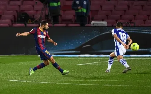Jordi Alba abrió la remontada del Barcelona ante la Real Sociedad con un golazo. Foto: Getty Images