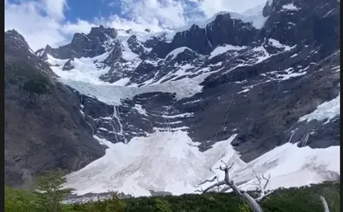 Kel Calderón en el viaje al que fue invitada por Claudio Iturra, por las Torres del Paine.(11)