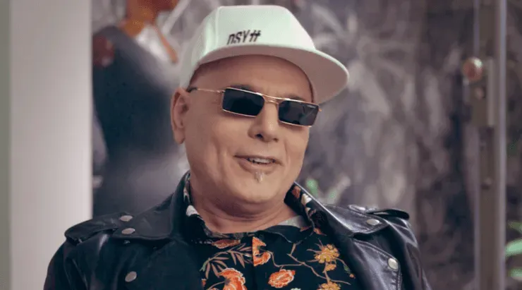 Zeta Bosio de Soda Stereo en “Rompan Todo”, de Netflix.