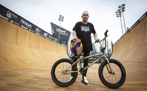 El ex campeón mundial y medallista de BMX extremo, iniciará en enero sus entrenamientos de cara al campeonato mundial en Minneápolis.