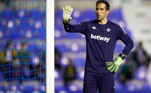 Claudio Bravo ya volvió a las canchas esta semana en el duelo por la primera ronda de la Copa del Rey. (Foto: Getty)