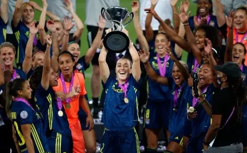 Lucy Bronze, campeona y figura de la Champions League, se quedó con el premio The Best. Foto: Getty Images