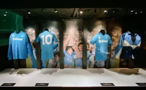 Las impresionantes camisetas de Diego Maradona en el Nápoli