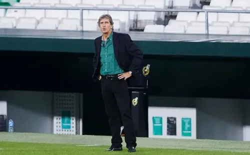 Manuel Pellegrini quiere volver a sumar de a tres y cuenta con el regreso de Claudio Bravo para ello. (Foto: Getty)