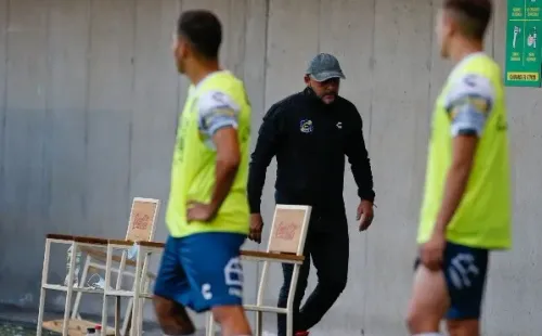 Javier Torrente aseguró que su mensaje al plantel de Everton no estaba llegando y que por ello era mejor salir del club. Foto: Agencia Uno