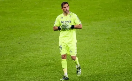 La úlitma vez que Bravo jugó por el Betis fue el 23 de noviembre en el derrota por 4-0 de su equipo frente al Athletic Bilbao. (Foto: Getty)