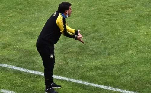 Juan José Ribera se fue expulsado por reclamos tras el penal de Deportes Antofagasta. Foto: Agencia Uno