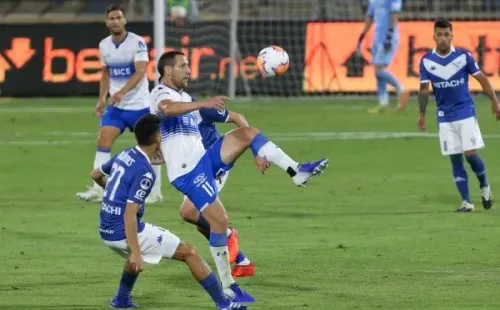 La UC le ganó a Vélez en la ida de cuartos de final.