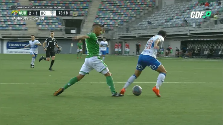 Posible penal de Audax Italiano contra Universidad Católica