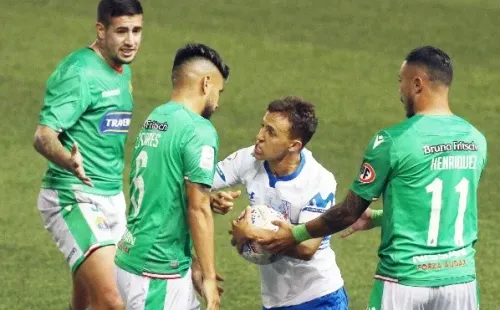 El Enano fue una de las figuras ante Audax, pero se fue expulsado al final del partido.