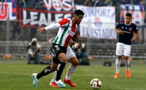 Lucas Passerini se fue como figura de Chile, pero no ha podido afirmase en México. Foto: Agencia Uno