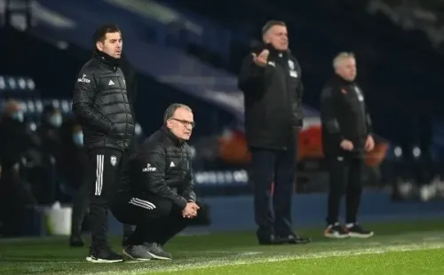 El elenco de Bielsa fue duramente criticado por provocar cyber acoso contra una comentarista de Amazon .