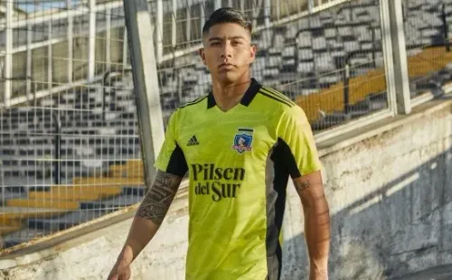 Brayan Cortés con la camiseta adidas de arquero.