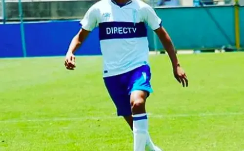 Aaron Astudillo con la camiseta de la UC hace un par de años atrás. Foto: Instagram