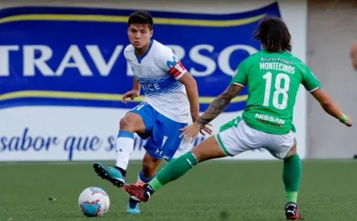 Raimundo Rebolledo se adueñó de la banda derecha de la UC. Foto: Agencia Uno