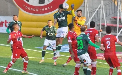 Wanderers viene de caer contra La Calera y este miércoles se mide ante Colo Colo.