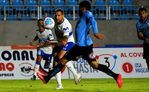 Iquique quedó con un jugador menos a los 38′ de partido.