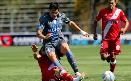 En el duelo válido por la primera rueda, Curicó Unido venció por 3-2 a los Cruzados. (Foto: Agencia Uno)