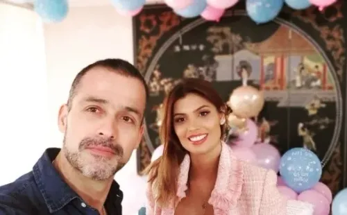 Una foto previa: Iván Núñez y Thais Jordao en el baby shower.