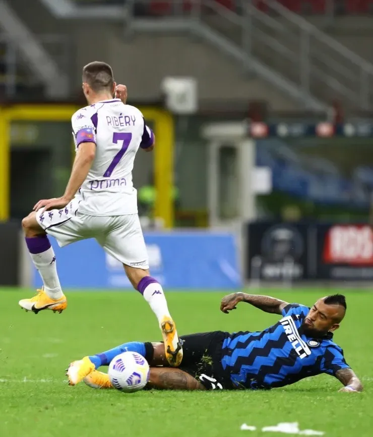 Arturo Vidal entró como suplente en el duelo que Inter venció por 4-3 a Fiorentina en la 2° fecha de la Serie A. (Foto: Getty Images)