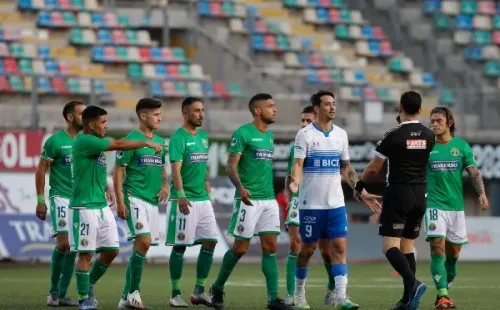 Los árbitros del fútbol chileno podrían suspender el torneo si el CDF no les paga lo que exigen. Foto: Agencia Uno