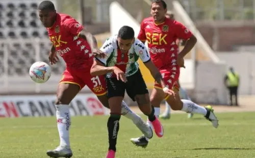 Unión Española una vez más no pudo aprovechar la ventaja que entregó Católica en la última fecha y solo igualó con Palestino. Foto: Agencia Uno.