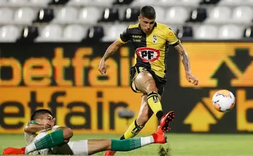 Rubén Farfán tuvo el gol cuando el partido se terminaba en un mano a mano con el arquero. (Foto: Getty)