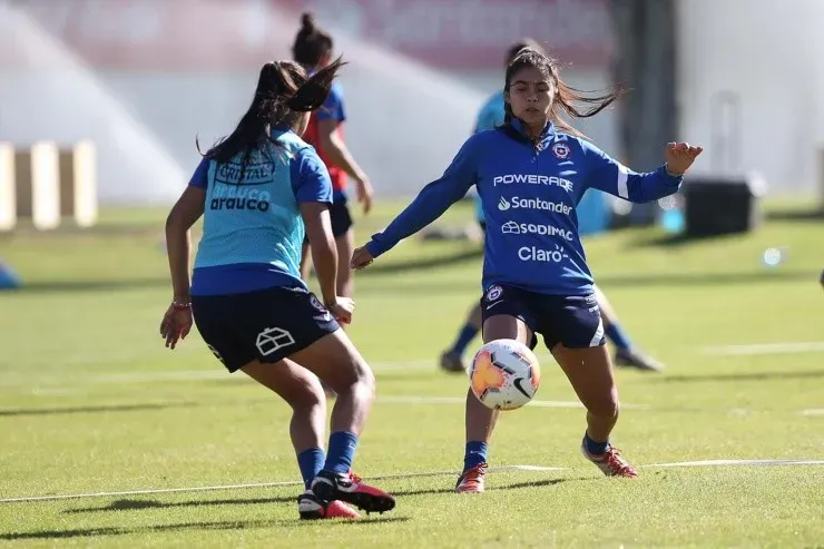 La chilena entrenan duro de cara al repechaje.