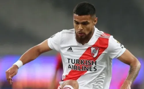 CURITIBA, BRAZIL - NOVEMBER 24: Paulo Diaz of River Plate kicks the ball during a round of sixteen first leg match between Athletico Paranaense and River Plate at Arena da Baixada on November 24, 2020 in Curitiba, Brazil. (Photo by Rodolfo Buhrer -Pool/Getty Images)-Not Released (NR)