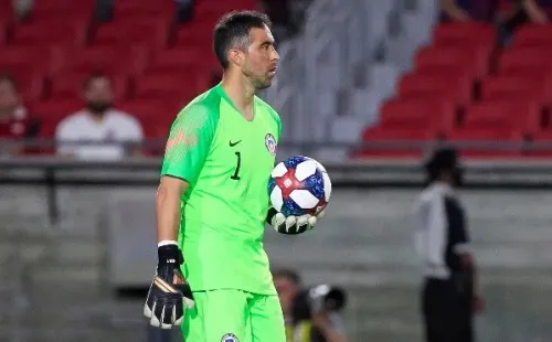 Claudio Bravo es el segundo mejor arquero de la década según el IFFHS. Foto: Agencia Uno