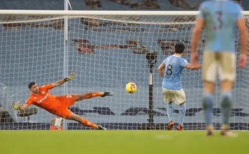 Gundogan anotó desde el punto penal para llevar al Manchester City al liderato de la Premier League. Foto: Getty Images