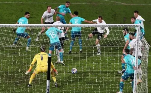 Krystian Bielik anotó el gol del triunfo del Derby County sin un número en su espalda. Foto: Derby County