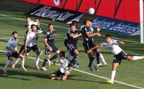 El bajo nivel mostrado en el Superclásico entre Colo Colo y Universidad de Chile sigue dando que hablar. Foto: Agencia Uno