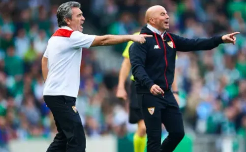 Junto a Jorge Sampaoli estuvo como asistente en Chile y ayudante en el Sevilla. Luego volvió a dirigir, pero nuevamente le cortaron el proceso. Foto: Getty Images