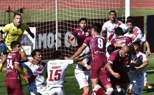 Deportes La Serena ganó un partido difícil ante Curicó Unido y escapó de Colo Colo y la U. Foto: Agencia Uno