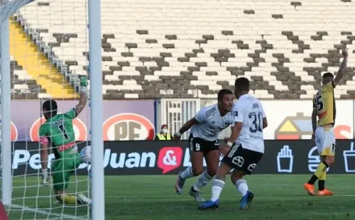 Javier Parraguez anotó en el último segundo y desató la locura de los hinchas albos. Foto: Agencia Uno