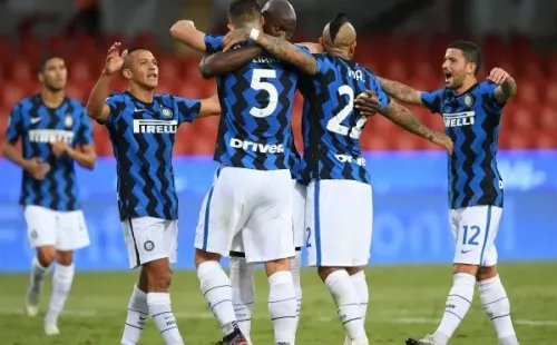 Los nerazzurros quieren volver a abrazarse por Serie A y con los chilenos como protagonistas. (Foto: Getty)