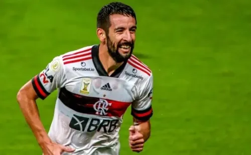 PORTO ALEGRE, BRAZIL - JANUARY 28: Isla of Flamengo celebrates after scoring the fourth goal of his team during the match between Gremio and Flamengo as part of Brasileirao Series A 2020 at Arena do Gremio Stadium on January 28, 2021 in Porto Alegre, Brazil. (Photo by Silvio Avila/Getty Images)-Not Released (NR)