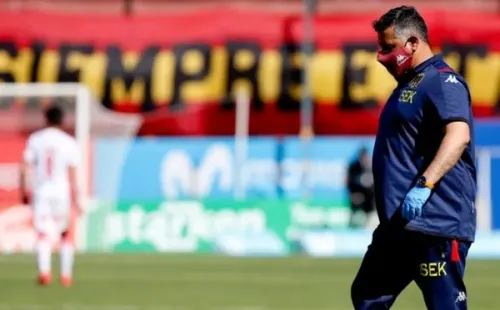 Al igual que el resto del plantel, Ronald Fuentes se tomó por sorpresa el despido de Unión Española. (Fotoo: Agencia Uno)