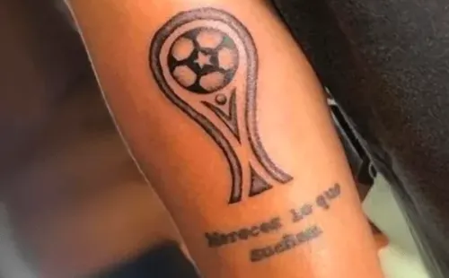 El tatuaje de Copa Sudamericana de Francisco Pizzini. Foto: Instagram