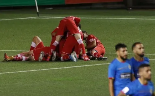 En el último partido que disputaron los audinos cayeron ante Unión La Calera. Foto: Agencia UNO.