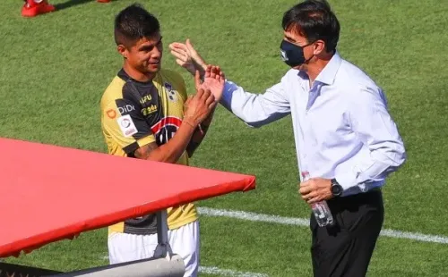 Quinteros aseguró que no piensa en los rivales directos en la lucha por no descender. Foto: Agencia Uno