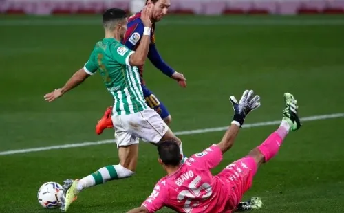 Claudio Bravo se perderá este partidazo para mala suerte de su equipo. (Foto: Getty)