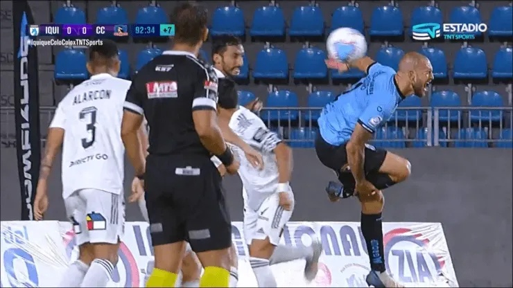 Polémico penal de Barroso a Aveldaño en Iquique vs Colo Colo